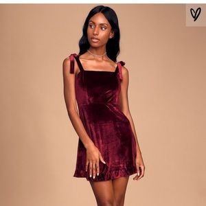 LULUS velvet tie dress. NWT. Super cute!!!!